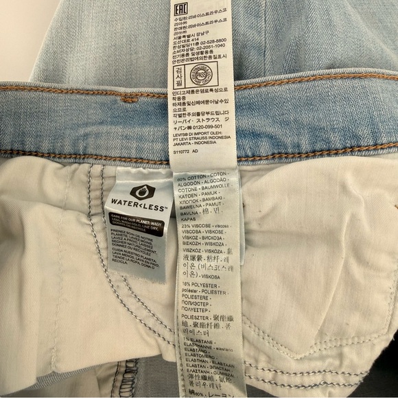Levi's 314 Light Blue Shaping Straight Women’s Jeans Mid-Rise Size 33x30 - Picture 9 of 12